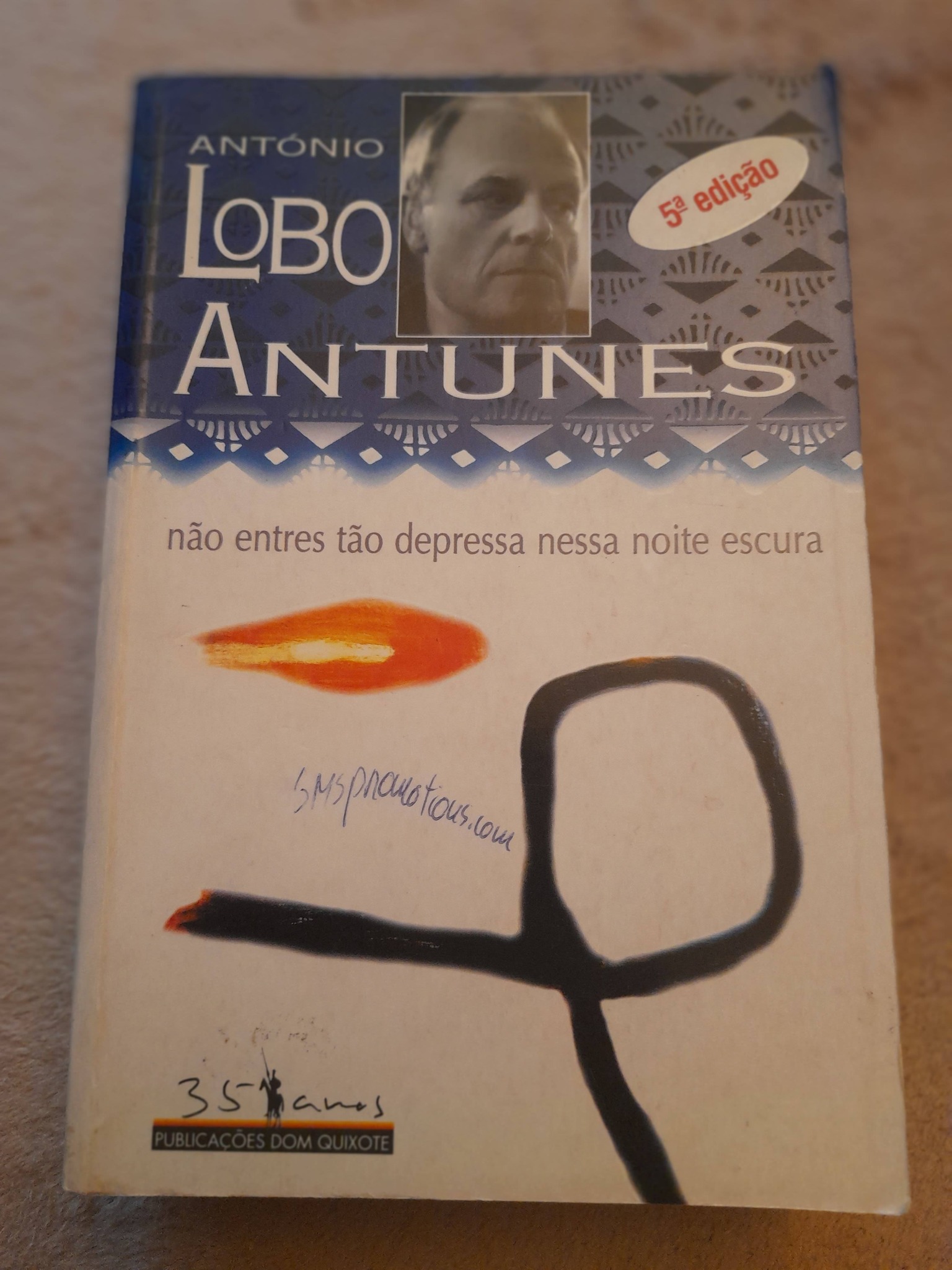Não Entres Tão Depressa Nessa Noite Escura