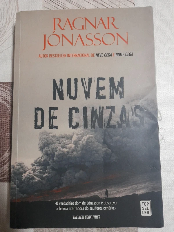 Nuvem de Cinzas Dark Iceland - Volume 3