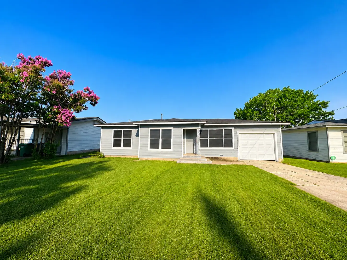 125 N Mcentire Ct - 3 Bed / 1 Bath Single Family Home