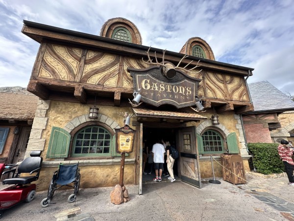 Gaston's Tavern Image
