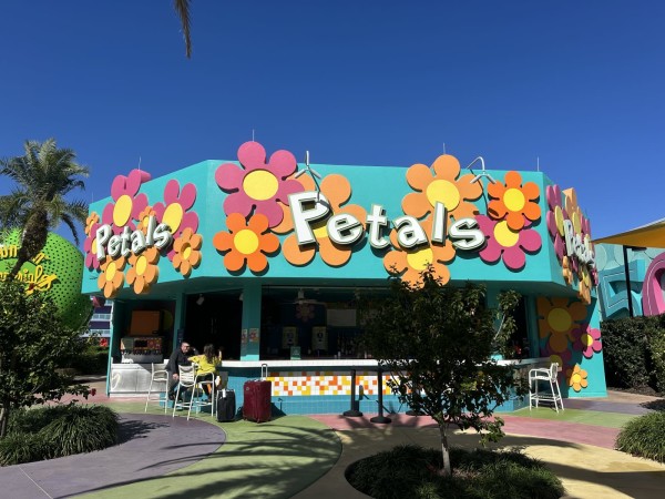 Petals Pool Bar Image