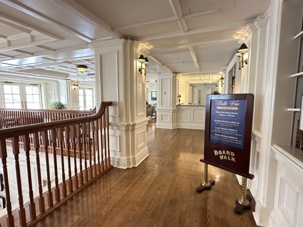 Belle Vue Lounge Image