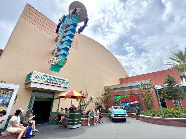 Sci-Fi Dine-In Theater Restaurant Image