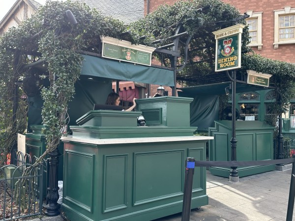 Rose & Crown Dining Room Image