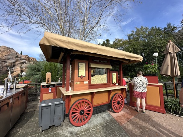 Canada Popcorn Cart Image