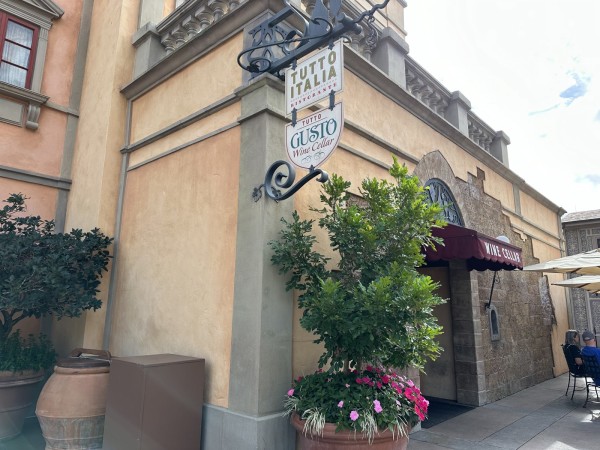 Tutto Gusto Wine Cellar Image