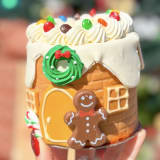 Gingerbread House Petit Cake Image