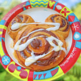 Colossal Mickey Cinnamon Roll Image