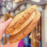 Gingerbread Caramel Cookie Sandwich Image