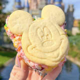 Mickey Strawberry Cookie Sandwich Image