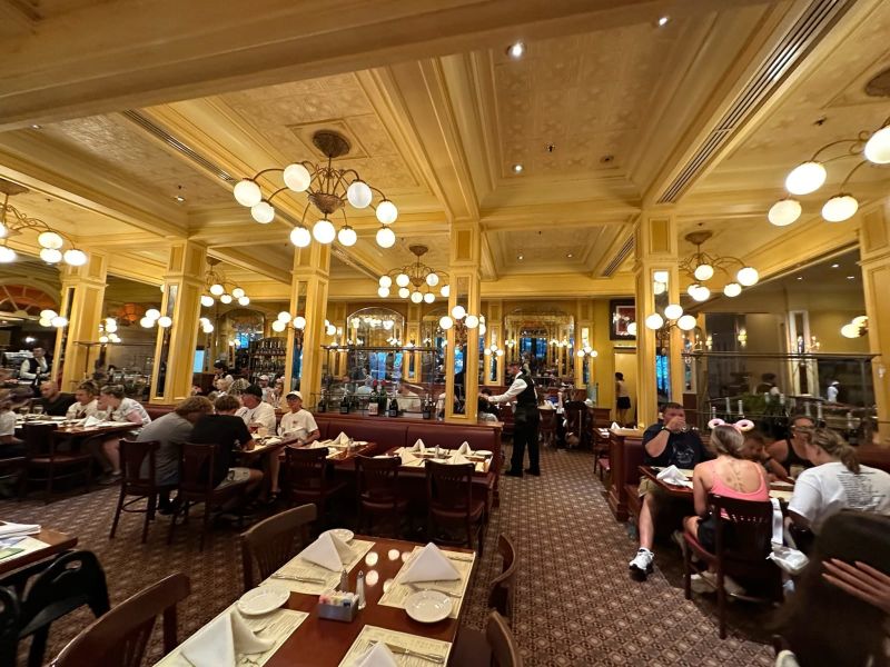 Restaurant Atmosphere and Service Image