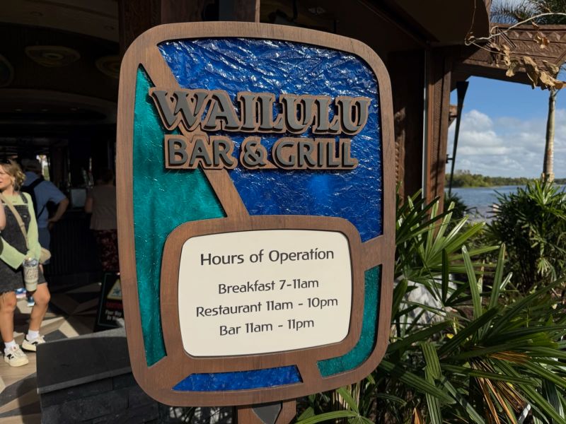 Wailulu Bar & Grill is officially open at the new Island Tower in Disney’s Polynesian Resort! Image