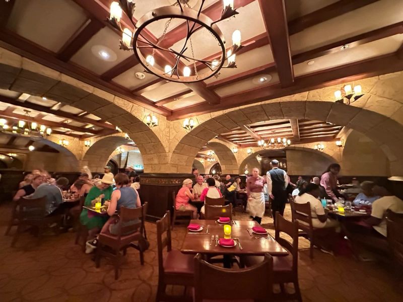 Restaurant Atmosphere and Service Image