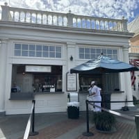 Regal Eagle Smokehouse - Outdoor Bar Image