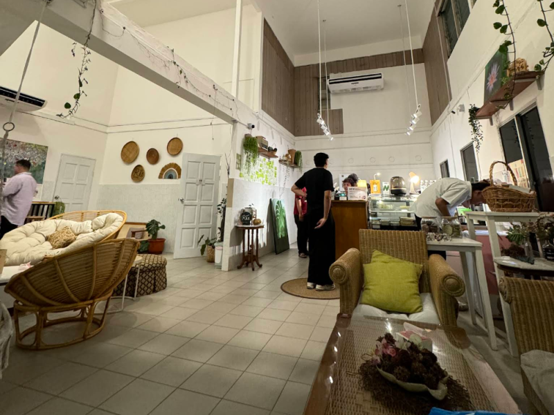 Ris Cafe Riverside main image