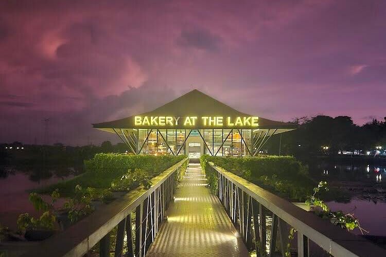 Bakery At The Lake
