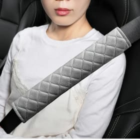 1 unidad, protector de hombro corto de felpa para cinturones de seguridad de coche, color sólido, protector de hombro cómodo y extendido