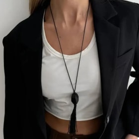 Salircon, nuevo collar con colgante de borla de resina negra Irregular Simple para mujer, cadena de suéter de hilo encerado ajustable a la moda, joyería