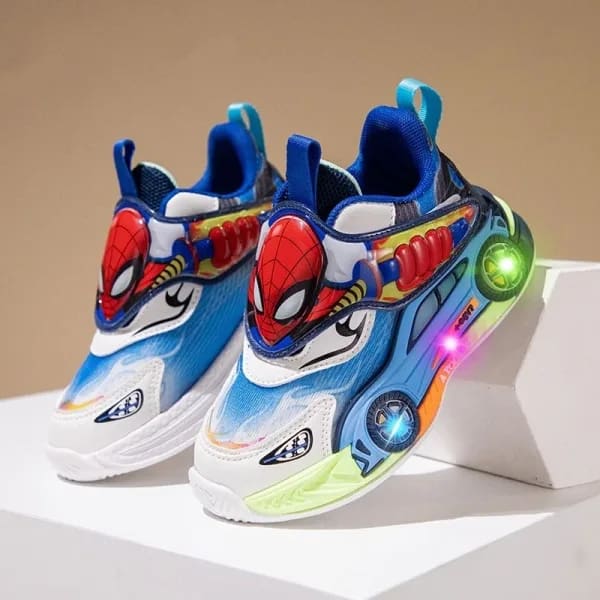 Zapatos para niños de Marvel, zapatillas de deporte con luces LED de dibujos animados a la moda, zapatillas de Spiderman para niños, zapatos deportivos transpirables antideslizantes para estudiantes, talla 26
