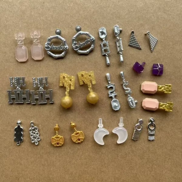 Pendientes de muñeca de arcoíris, decoraciones coloridas para muñecas, accesorios de vestir para muñecas DIY, pendientes de muñeca dorados y plateados de color rojo, morado