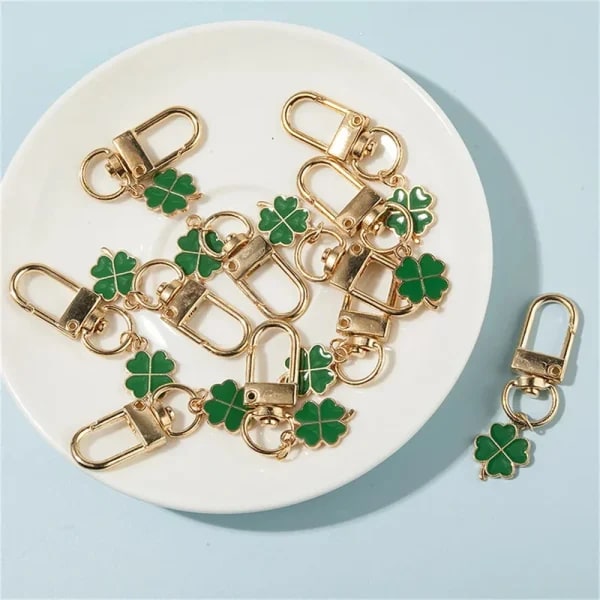 Llaveros con forma de hoja de trébol verde, 10/20 piezas, utilizados para accesorios de joyería DIY, regalos del Día de San Valentín y del Día de San Patricio