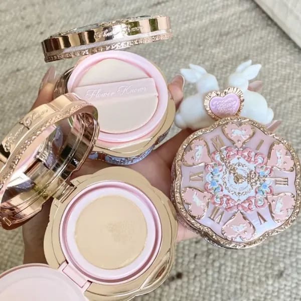 Flower Knows Bunny Garden Collection Cushion CC Cream Base de Maquillaje Facial Corrector Coreano de Larga Duración