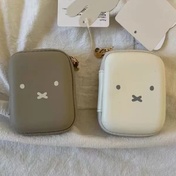 Bolsa de almacenamiento pequeña Kawaii Miffy, bonita bolsa de maquillaje para lápiz labial, estuche rígido, bolsa de identificación para auriculares portátil, estuche para auriculares de Navidad, regalos