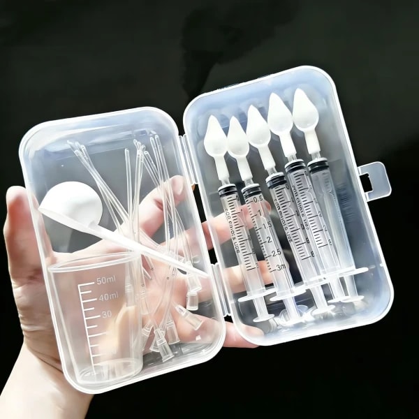 Kit de alimentación para medicamentos de aves en caja, 10 tubos de alimentación, 5 jeringas, 5 cucharas pequeñas, 1 cuchara grande, taza medidora y caja