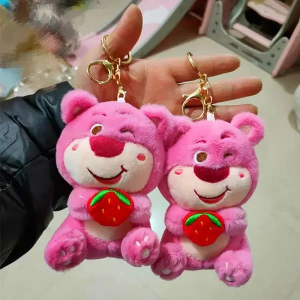 Lindo oso de fresa rosa para niña, colgante de felpa, accesorio colgante para bolso, llavero de oso al por mayor para niñas