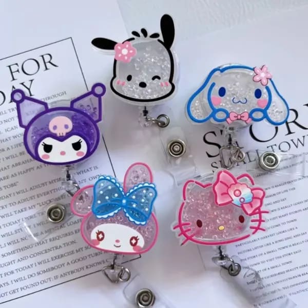 Nuevo carrete de insignia retráctil de Hello Kittys con arena que fluye, soporte para tarjetas de médico y enfermera de dibujos animados Kawaii, suministros para tarjetas de nombre de Hospital y oficina