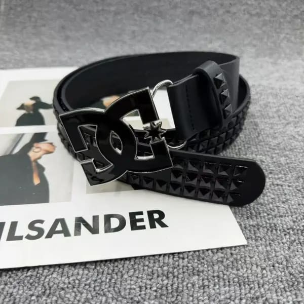 Cinturón Punk de Lujo 2026 para Mujer y Hombre – Estilo Y2K, Diseño con Tachuelas, Alta Calidad, Hebilla Metálica de Moda