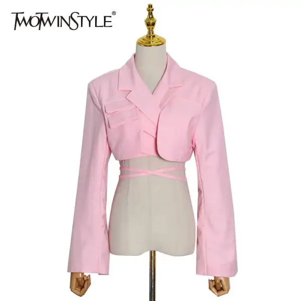 TWOTWINSTYLE-Chaqueta corta negra con muescas para mujer, Blazer informal de manga larga con agujeros, ropa nueva a la moda, 2022