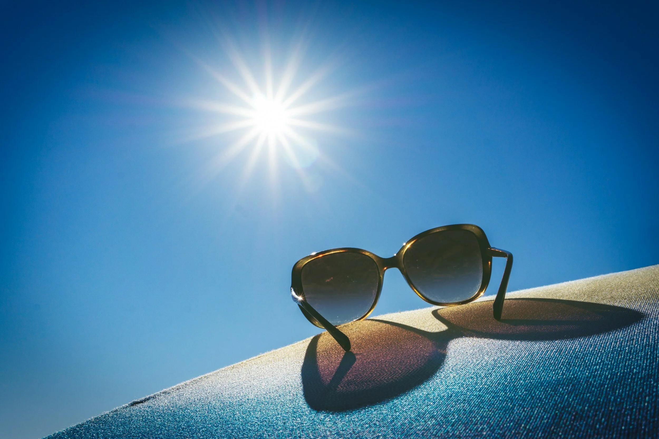 Accogli la Primavera con il Primo Sole: 5 Consigli Essenziali per una Pelle Radiosa