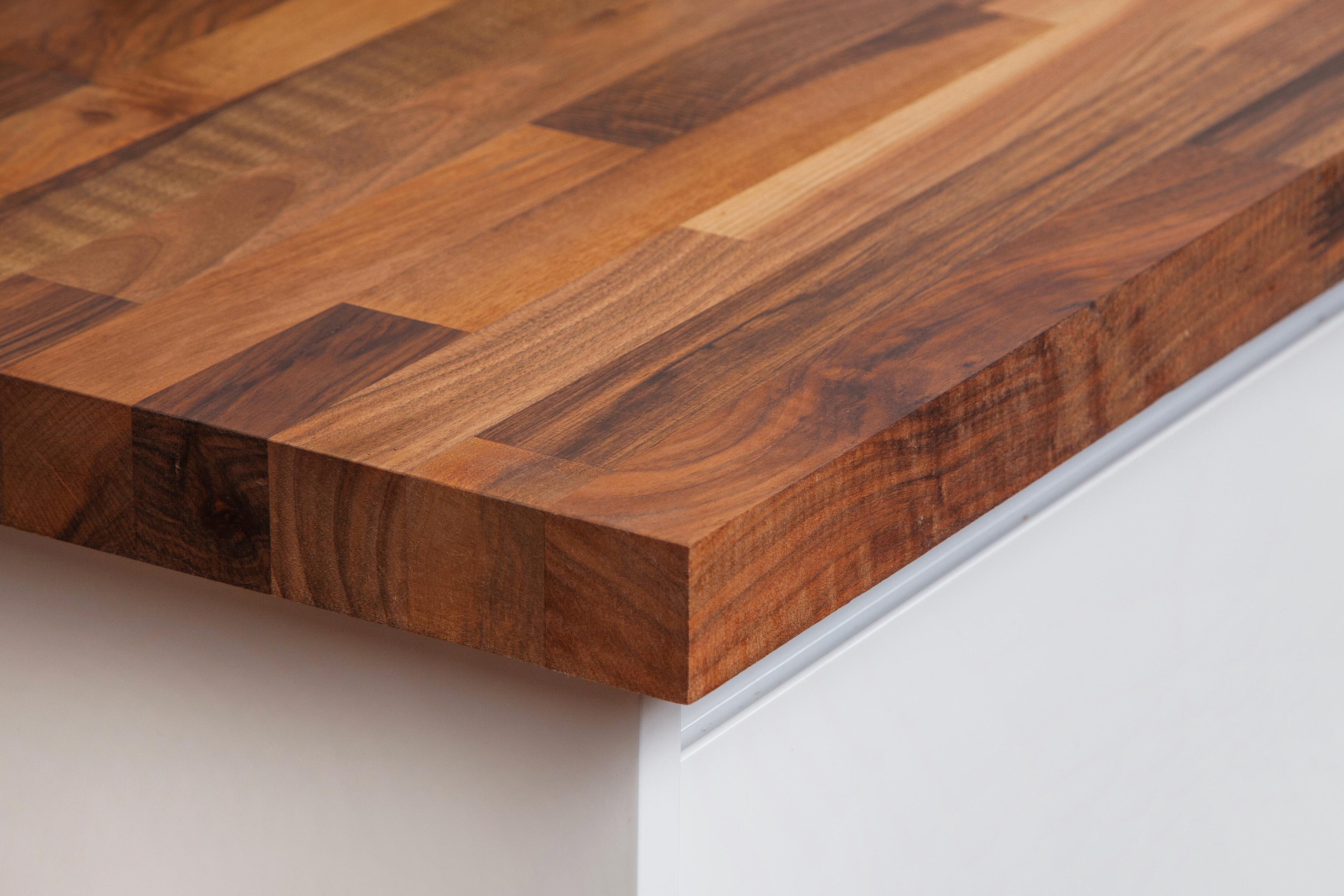 De Terra Walnut Worktops - 2m x 635 x 40mm, additional view