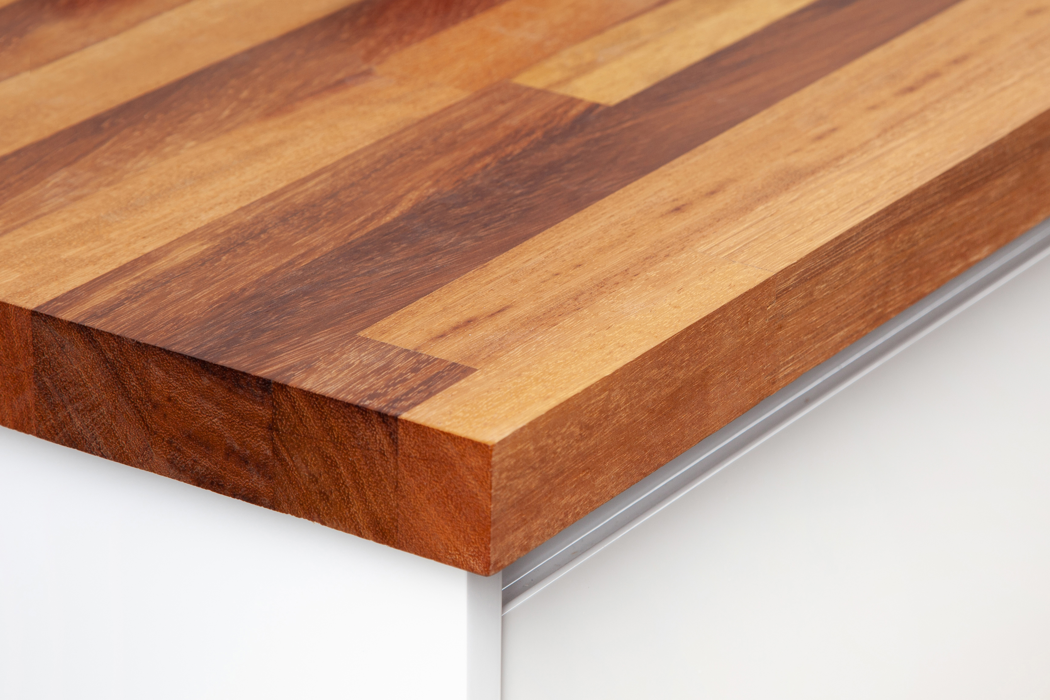 De Terra Iroko Worktops - 2m x 635 x 40mm, additional view