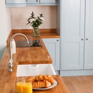 prime-beech-kitchen-worktop-upstand-belfast-sink-lg_nmjpcd (1)