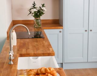 prime-beech-kitchen-worktop-upstand-belfast-sink-lg_nmjpcd (2)