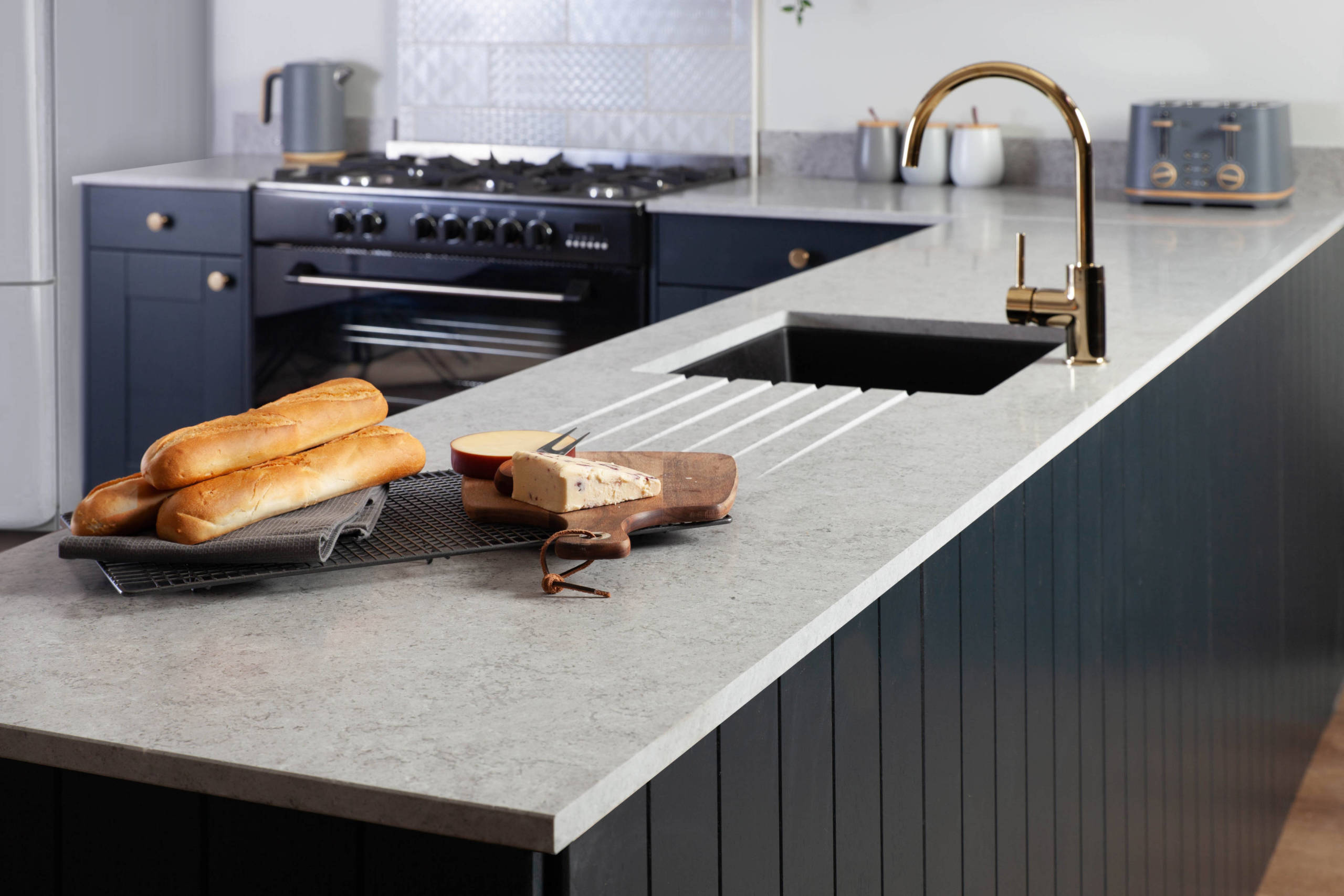 canella-solid-surface-upstand-sink Canella With Sink - Lifestyle