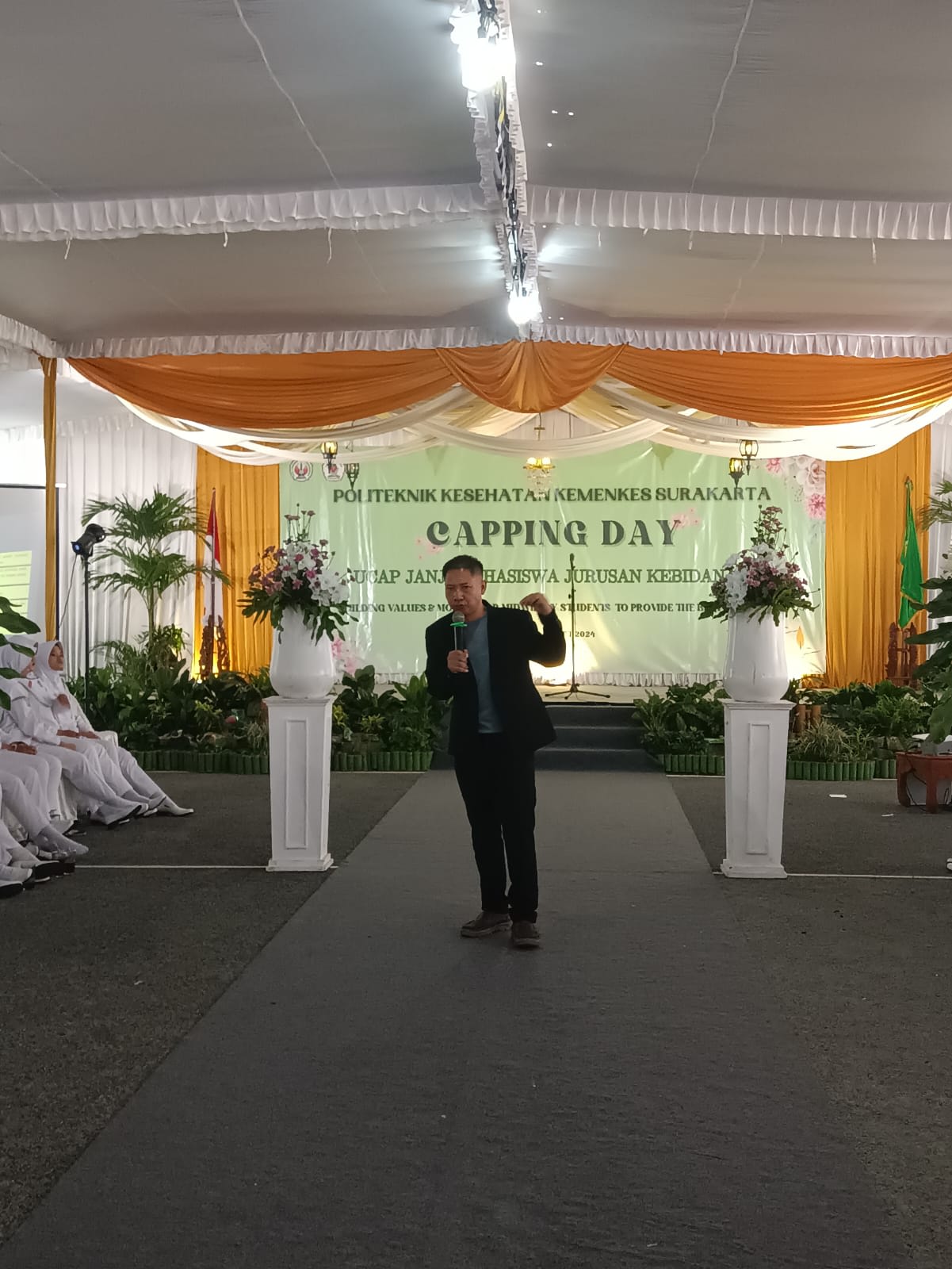 Membangun Bidan Berkarakter: Motivasi Caping Day Poltekkes Surakarta di Klaten