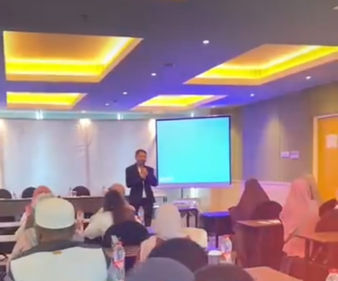 Seminar Parenting “Strategi Jitu Pendongkrak Percaya Diri Anak” Sukses Digelar di Hotel Zest Solo