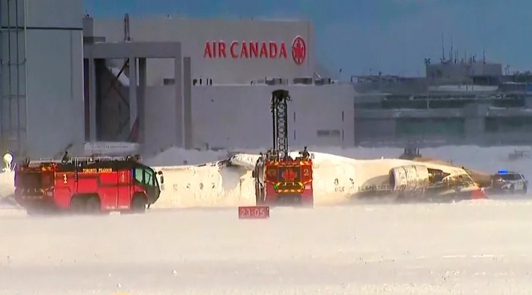 Terror en el aire: Avión de Delta se vuelca al aterrizar en Toronto, dejando 18 heridos
