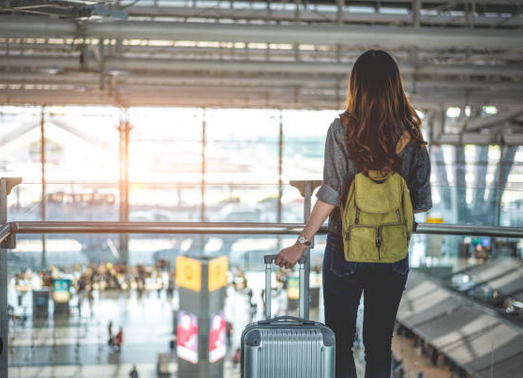 Irse a trabajar al extranjero: los destinos top para escapar de la precariedad en España (y cómo hacerlo bien en 2025)