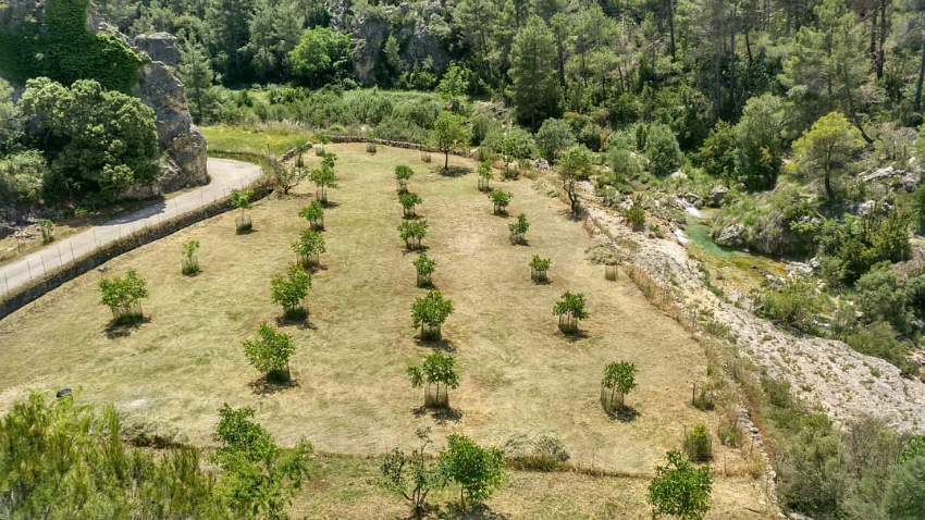 Parking gratuito cerca de la ruta del Parrizal en Beceite