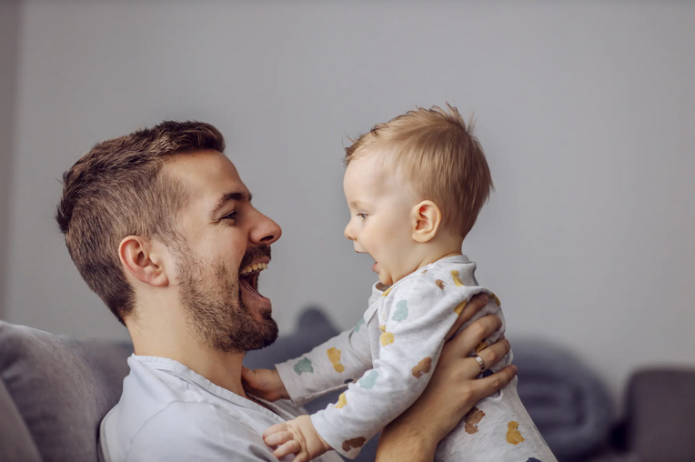 Lo que ninguna empresa esperaba: así ha conseguido un padre que le paguen el permiso parental
