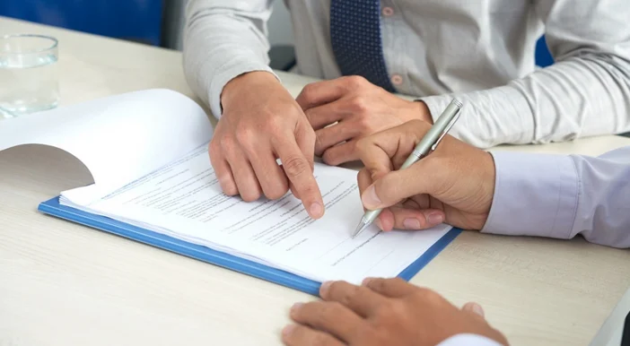 Documentos laborales, modelos de solicitudes legales, cartas de vacaciones, plantillas de excedencia