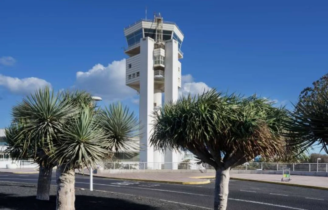 La Palma y Fuerteventura exigen al Ministerio recuperar el control aéreo: reclaman fin de la privatización de las torres de control