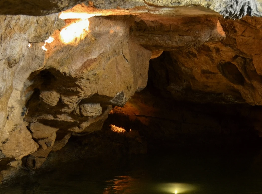 Les Coves de Sant Josep: CGT denuncia a Inspección “situación crítica” de los barqueros