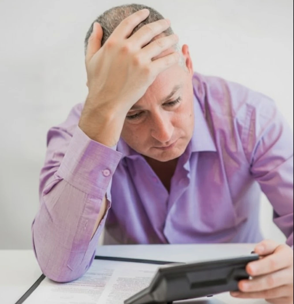 Me quieren bajar el sueldo por “error” y que firme un contrato nuevo: ¿puedo negarme?