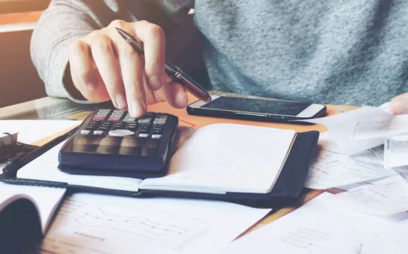 Bajada salarial retroactiva en fijo-discontinuo y cómo frenarla