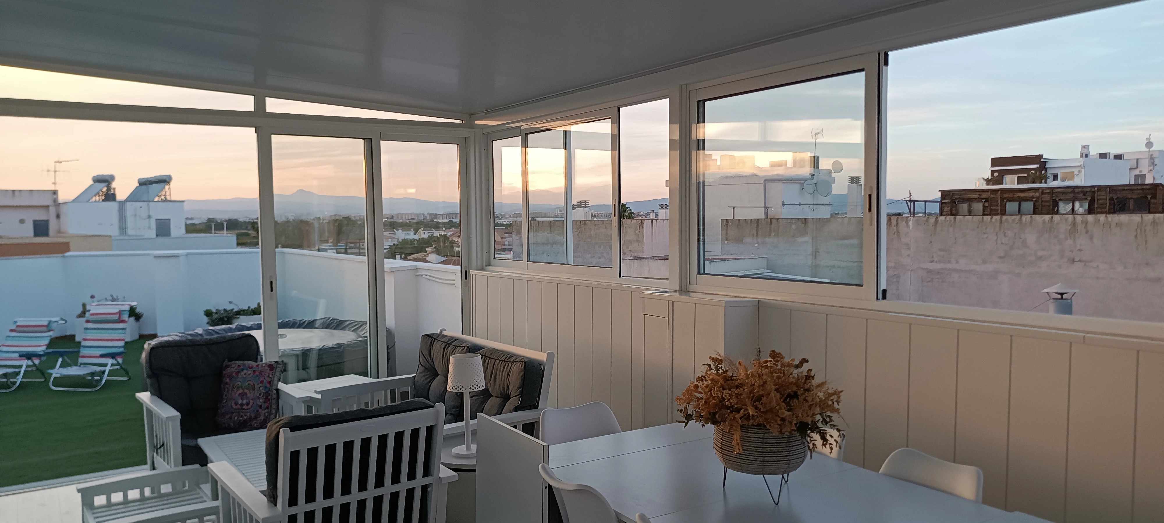 Trabajo de limpieza de cristales: Ático en Oropesa